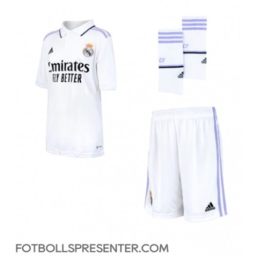 Real Madrid Luka Modric #10 Hemmatröja Barn 2022-23 Kortärmad (+ korta byxor)